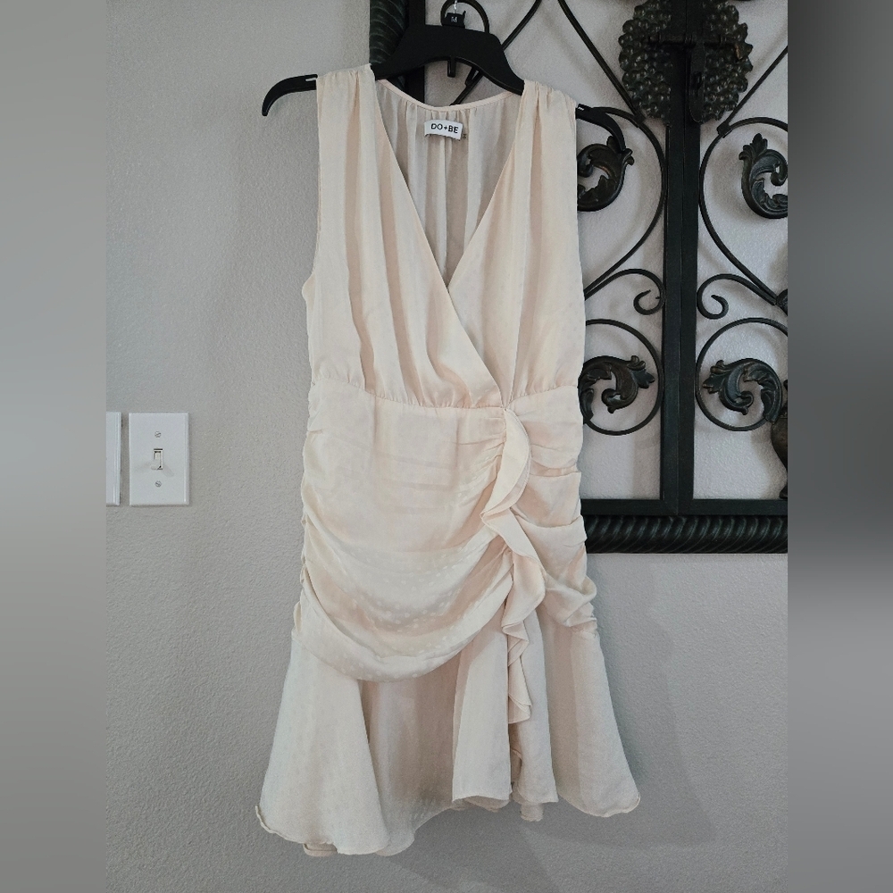 DO+BE Cream Polka Dot Sleeveless Ruffled Wrap Dress